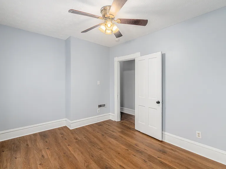 368-370 N Garfield Ave #368 — Photo 5