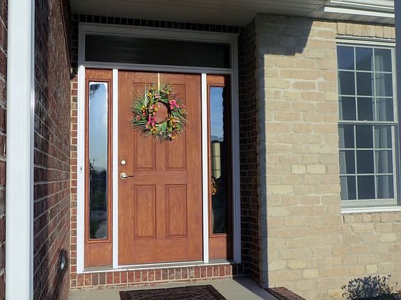 3rd image of 1090 Fountain Park Dr