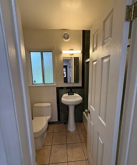 515 Thompson Ave #B — Photo 5