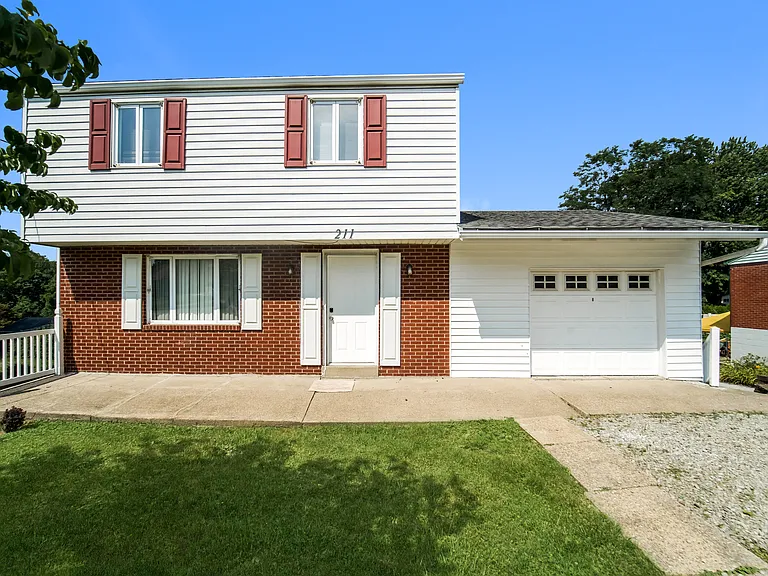 211 Andora Dr — Photo 1