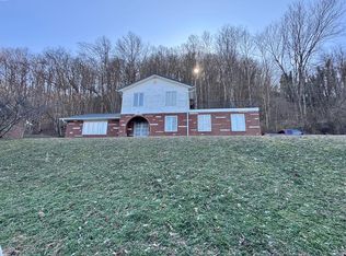 504 Lincoln Ave, Paintsville, KY 41240