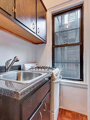 Rented by Cooper & Cooper Real Estate | media 11