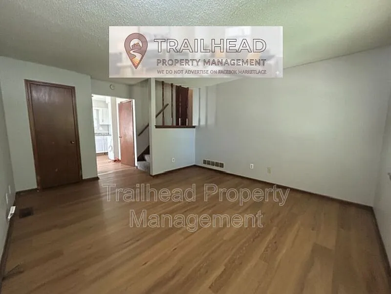 3 bed, 1.0 bath, 1000 sqft, $1,599 — Photo 4