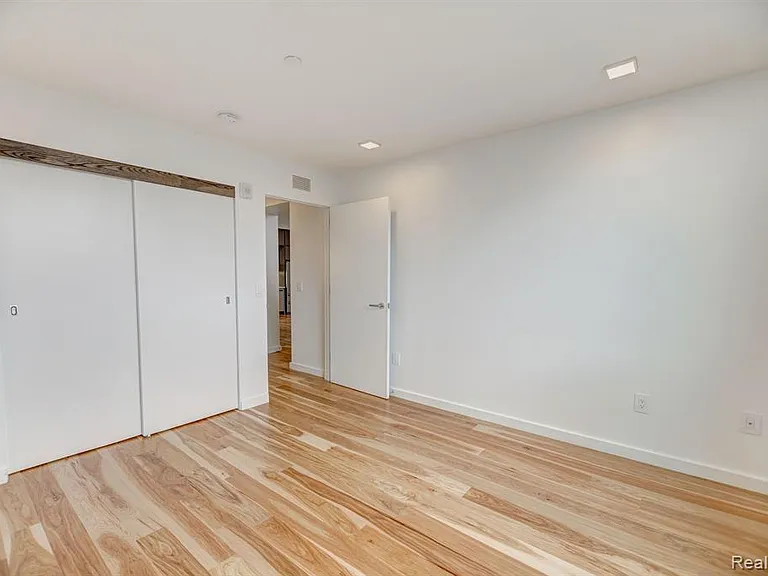 1454 Townsend St #303 — Photo 16