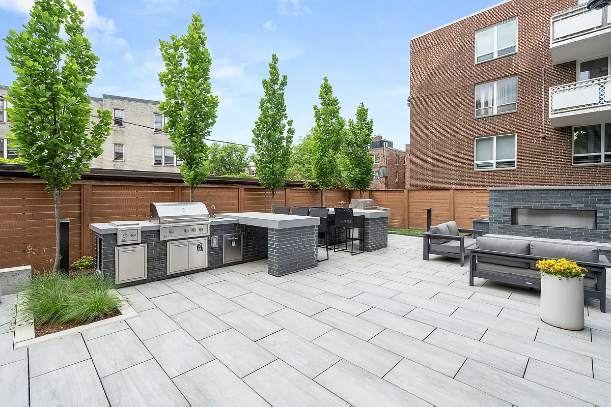 Studio, 715 sqft, $3,540 — Photo 1