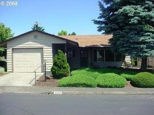 2nd image of 16065 SW Queen Victoria Pl
