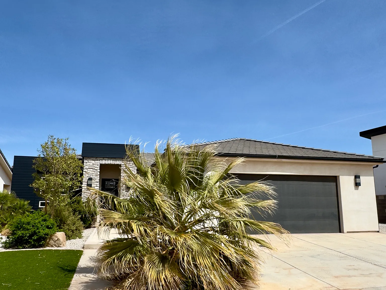 4 bed, 1682 sqft, $3,450 — Photo 2