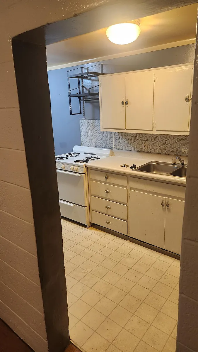 Building Photo - 409 N Long St #6