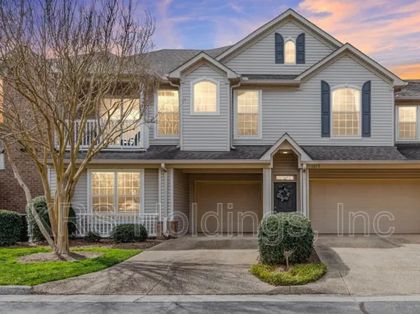 1075 Grand Oak Ln, Virginia Beach, VA 23455