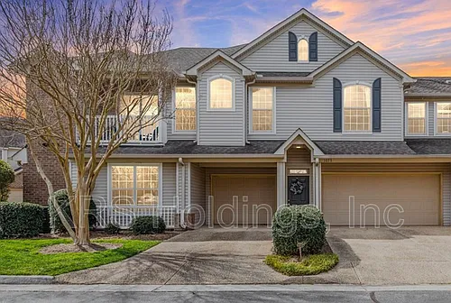 1075 Grand Oak Ln Photo 1