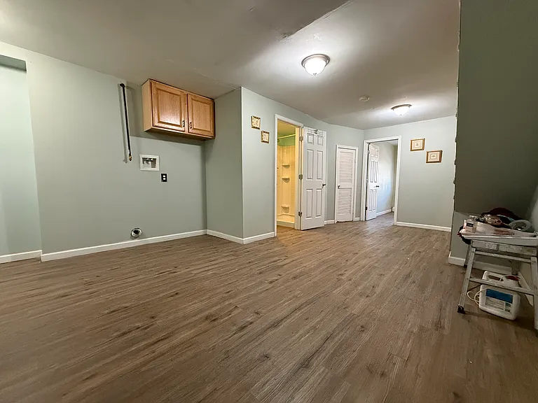 212 E Sheldon St — Photo 30