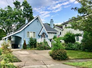 129 Central Pkwy, Merrick, NY 11566