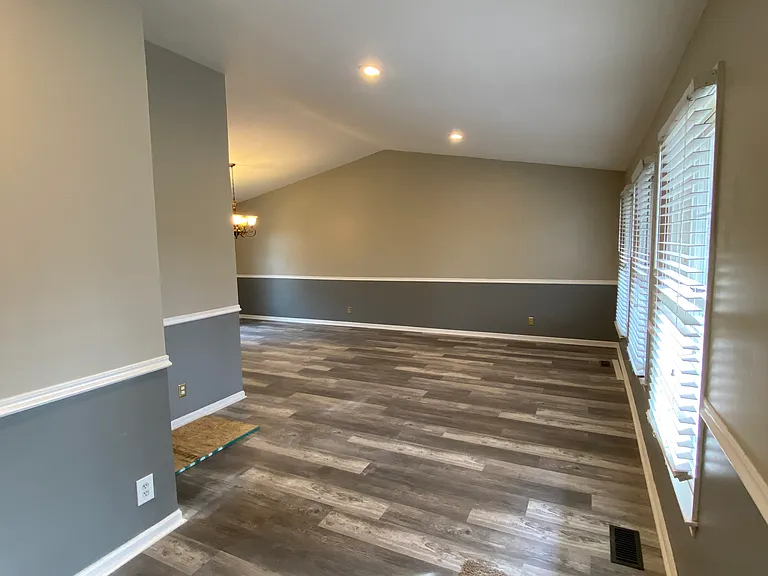 10523 Cedar Creek Dr — Photo 17