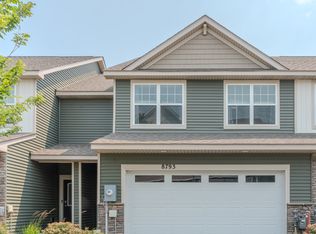 8793 Granite Cir, Woodbury, MN 55129