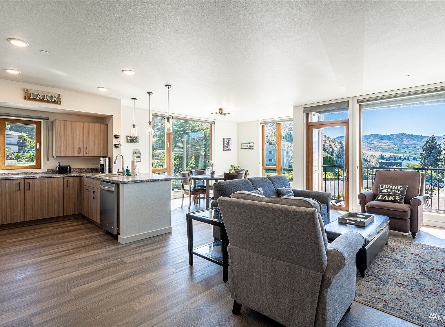 2220 W Woodin Avenue UNIT 201, Chelan, WA 98816 Zillow
