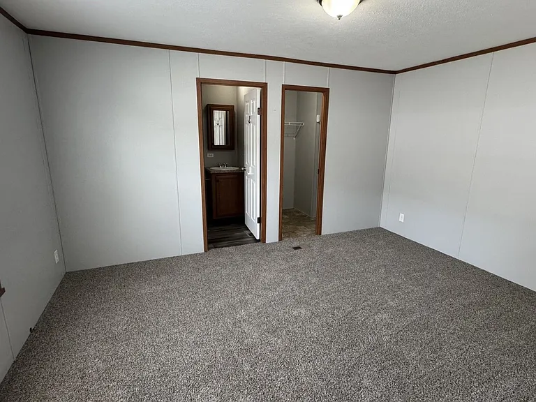 Camelot Manor — Photo 14