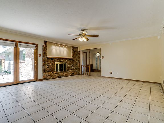 2nd image of 2104 Columbia Dr