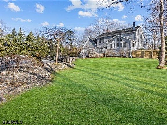 3rd image of 29 Buckingham Dr