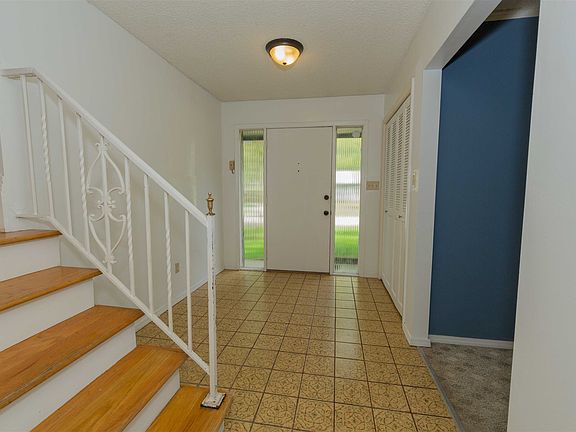 4th image of 16838 Colony Dr
