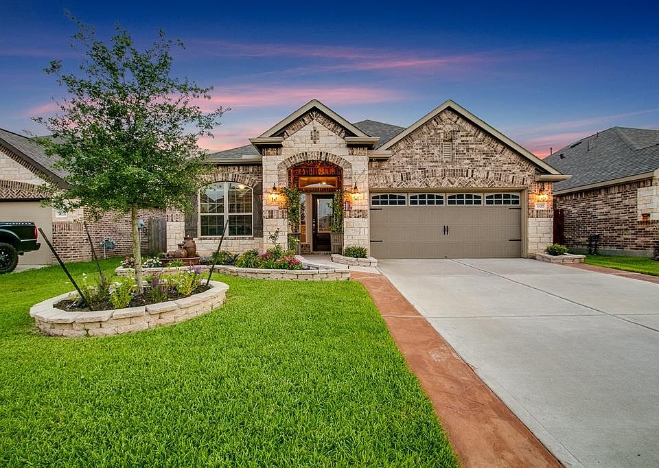 1st image of 3822 Cactus Field Ln
