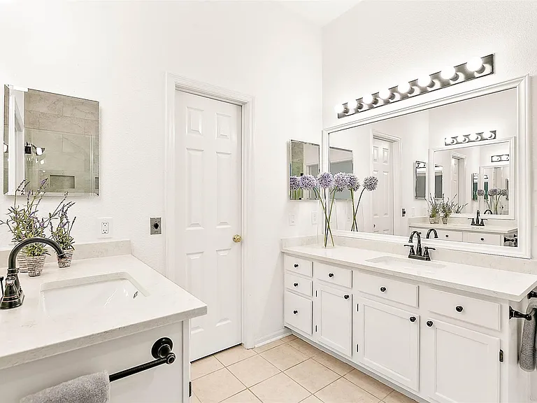 8 Greentwig Pl — Photo 22