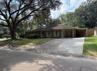 2466 E Contour Dr, Baton Rouge, LA 70809