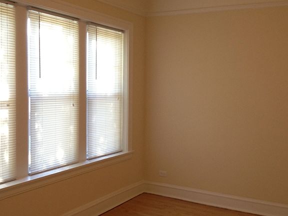 4th image of 2320 W Granville Ave APT 1