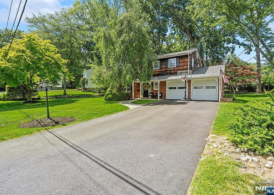 1st image of 241 Ellin Dr