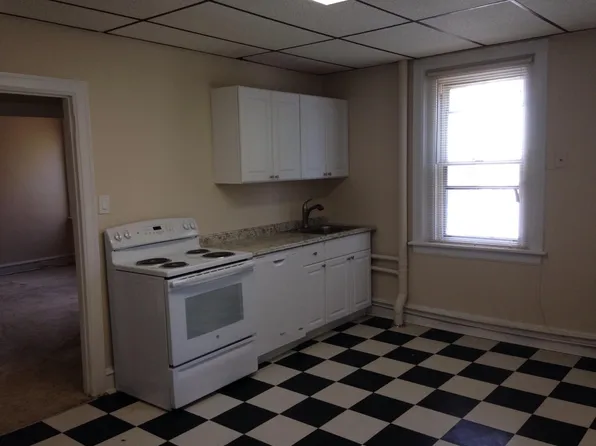 915 Jenkintown Rd, Elkins Park, PA 19027