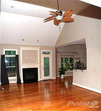 3rd image of 1028 Bay Colony Dr