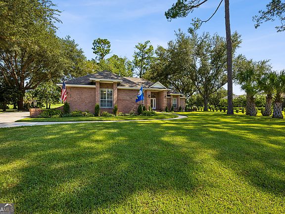 3rd image of 513 Cardinal Cir E
