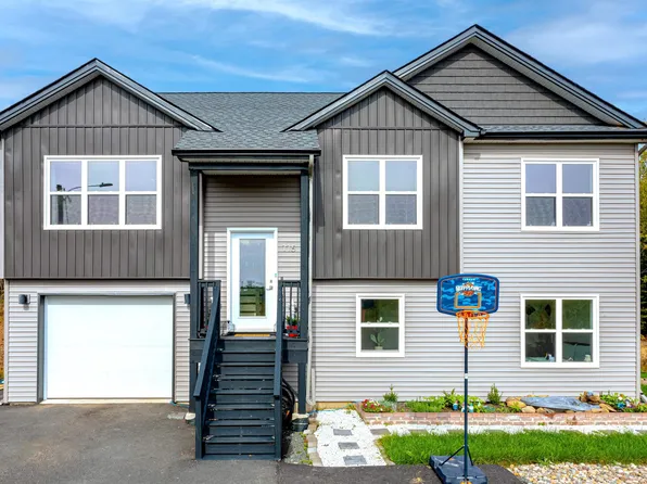 115 Lindforest Ct, Halifax, NS B4E 3J2