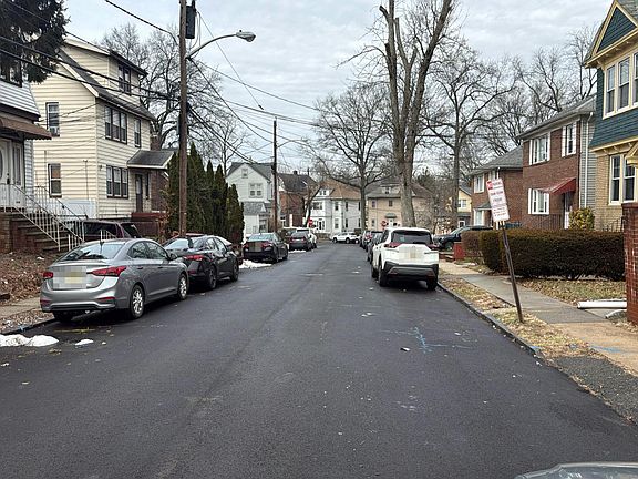 5th image of 9 Bachman Pl