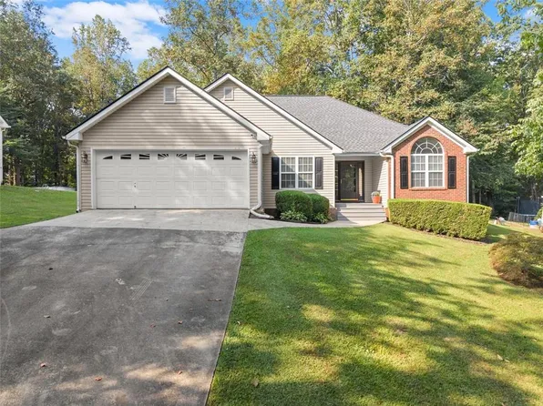 7367 Berry Hill Dr, Gainesville, GA 30507
