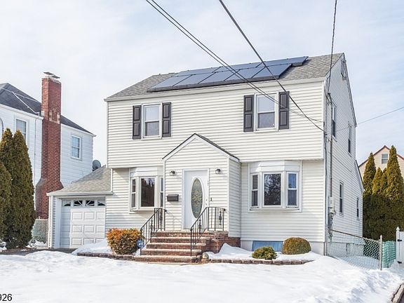 2nd image of 10 Burlington Rd