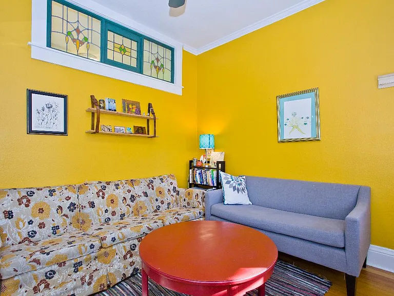 129 E Exposition Ave — Photo 2