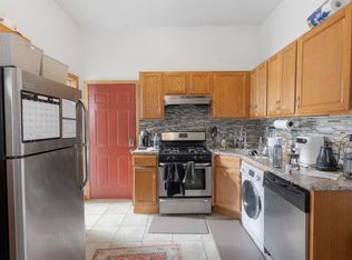 1338 W Huron St APT 3R, Chicago, IL 60642