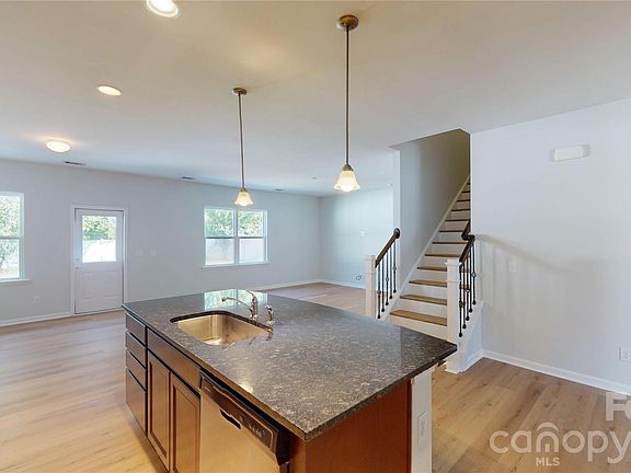 5th image of 28 Pacolet Ln