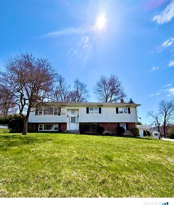 1st image of 166 Round Hill Road