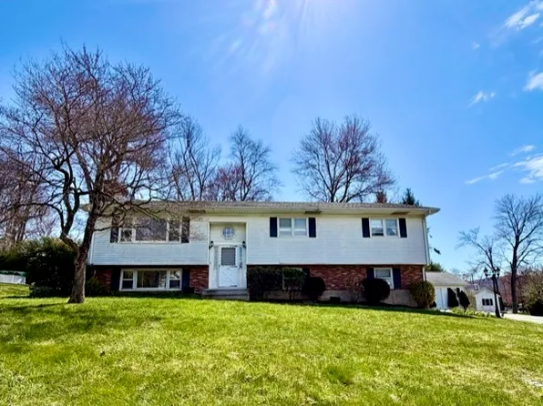 166 Round Hill Road, Naugatuck, CT 06770