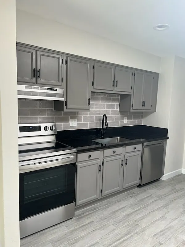 2 bed, 800 sqft, $1,295 — Photo 4