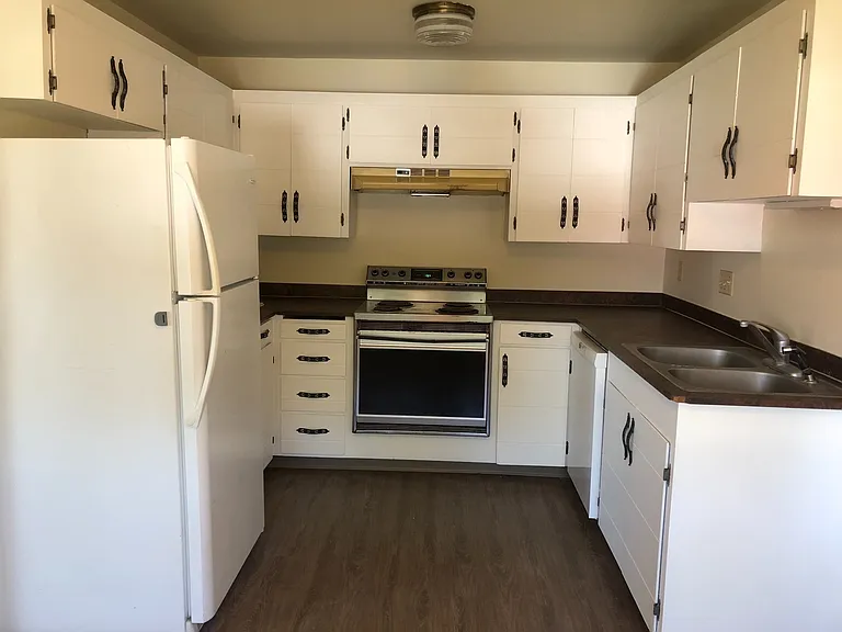 1005 SW Puff Ln — Photo 8