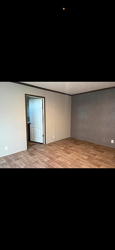 3 bed, 2.0 bath, 960 sqft, $950 — Photo 2