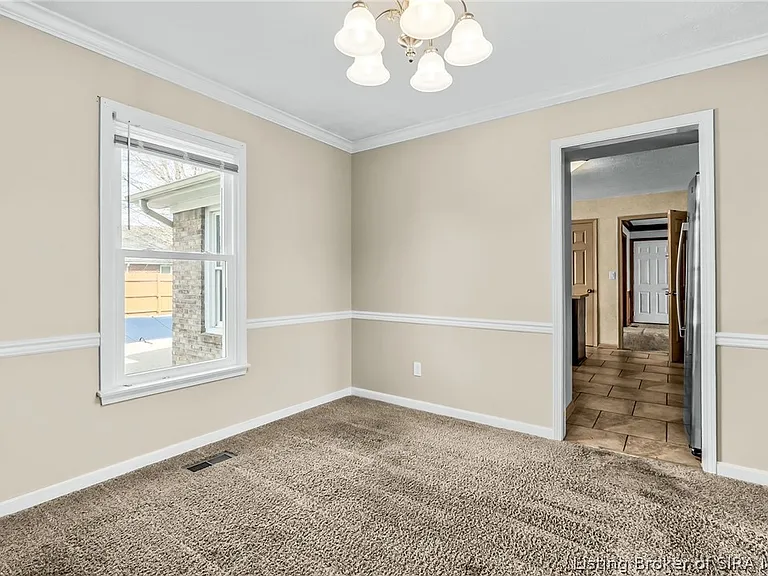 2201 Glenn Abbey — Photo 9