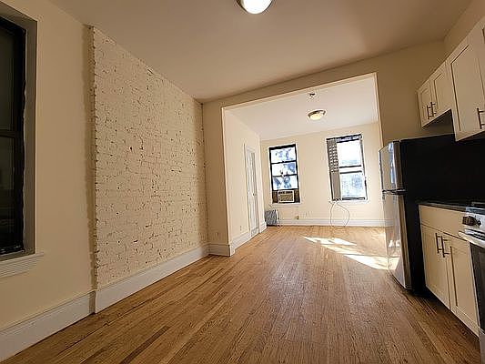 1st image of 256 E 10th St #3R