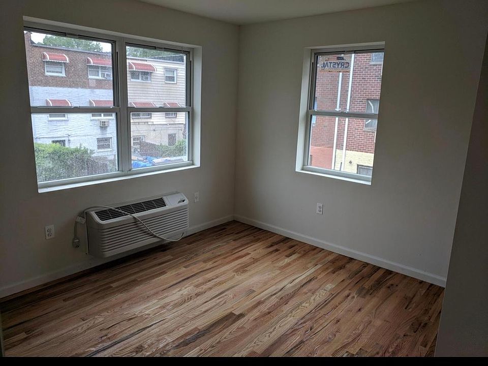 2nd image of 3500 Mickle Ave #2G