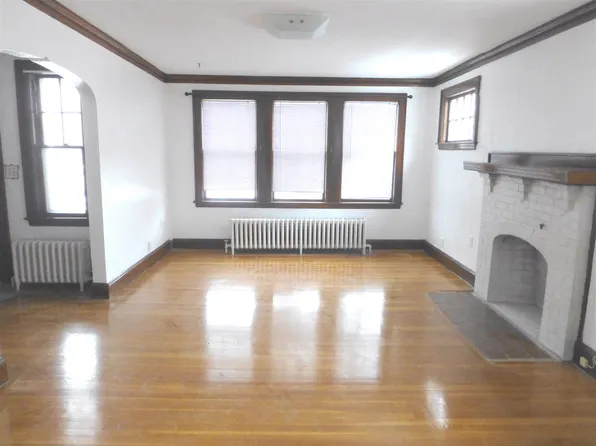 10 Hatherly Rd, Brighton, MA 02135