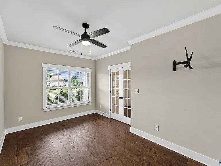 114 Hudson River Dr — Photo 12
