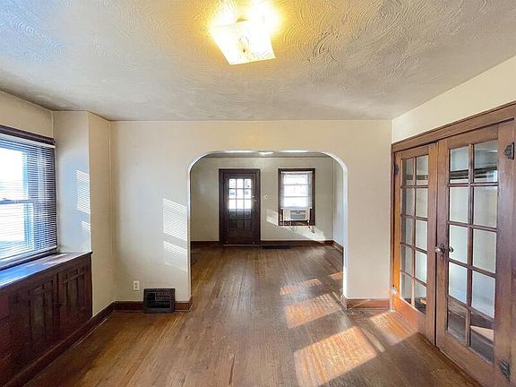 4th image of 1233 E Hanna Ave #1233