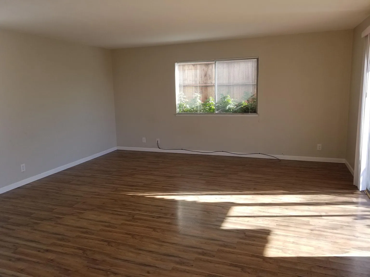 2 bed, 934 sqft, $1,695 — Photo 2